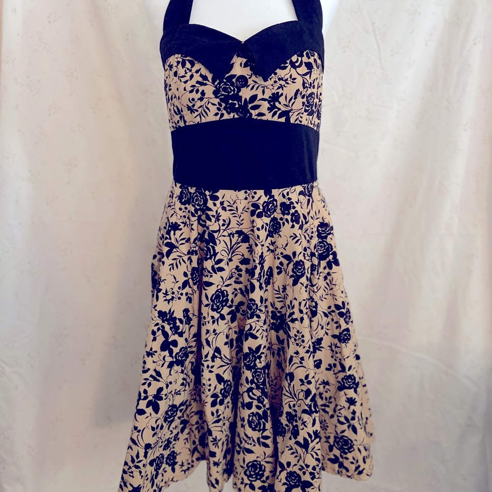 Pin-up style dress